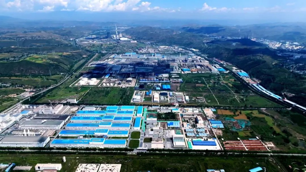 中國證券報 | 探訪中復神鷹青海生產基地 一根碳纖維里的創新密碼